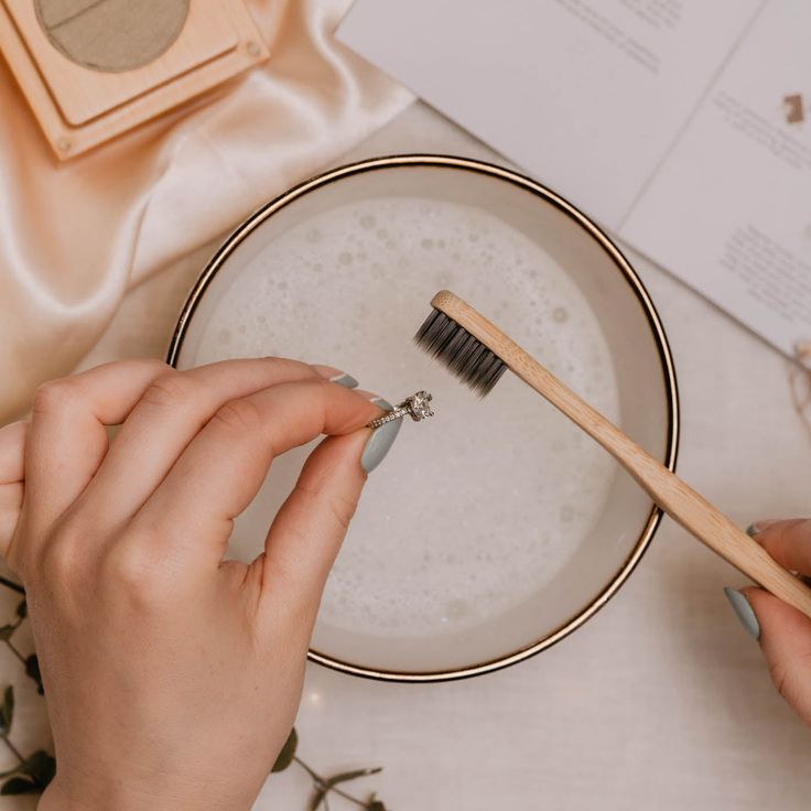 Limpieza de plata: papel de aluminio y bicarbonato